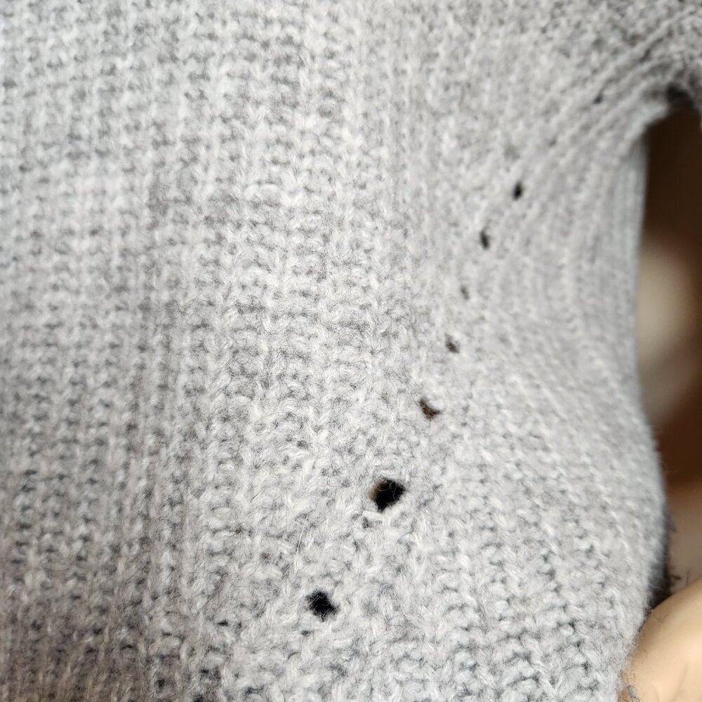 Chunky Soft Grey Wool Blend Knitted Pullover Crew Sweater Size Small - Picture 5 of 11